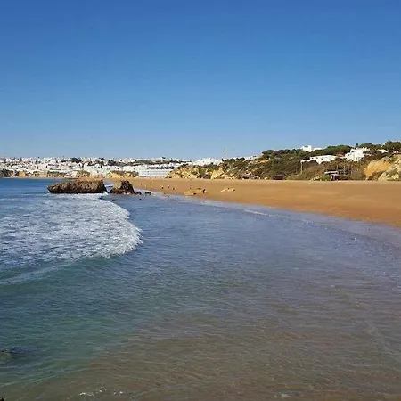 Albufeira, One Step To The 阿尔布费拉