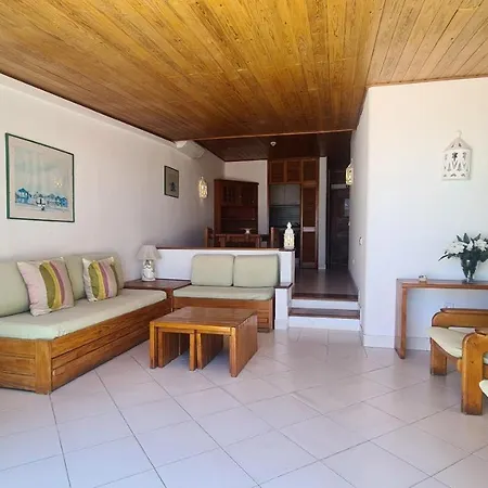 Albufeira, One Step To The