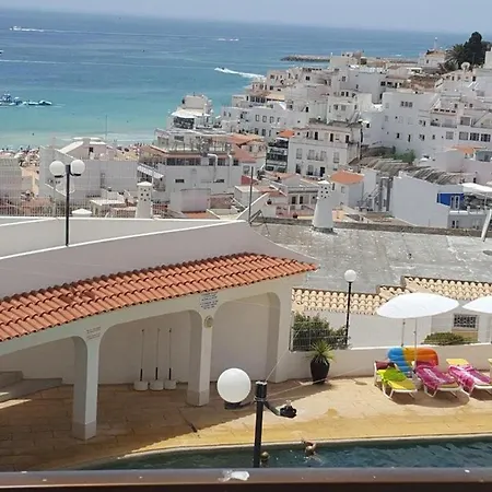 Albufeira, One Step To The 阿尔布费拉