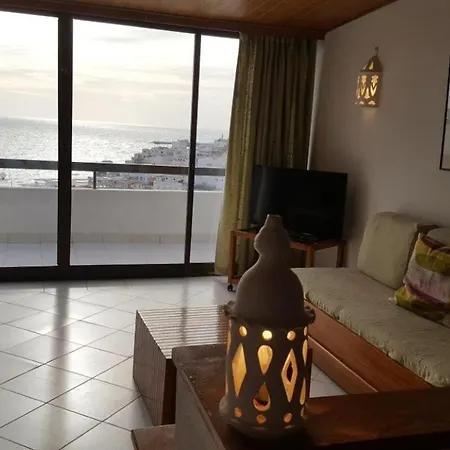 Albufeira, One Step To The